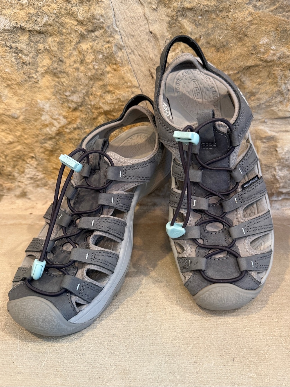 Keen Astoria West Leather Gray Outdoor Sandals Water Shoes Women's Size 8